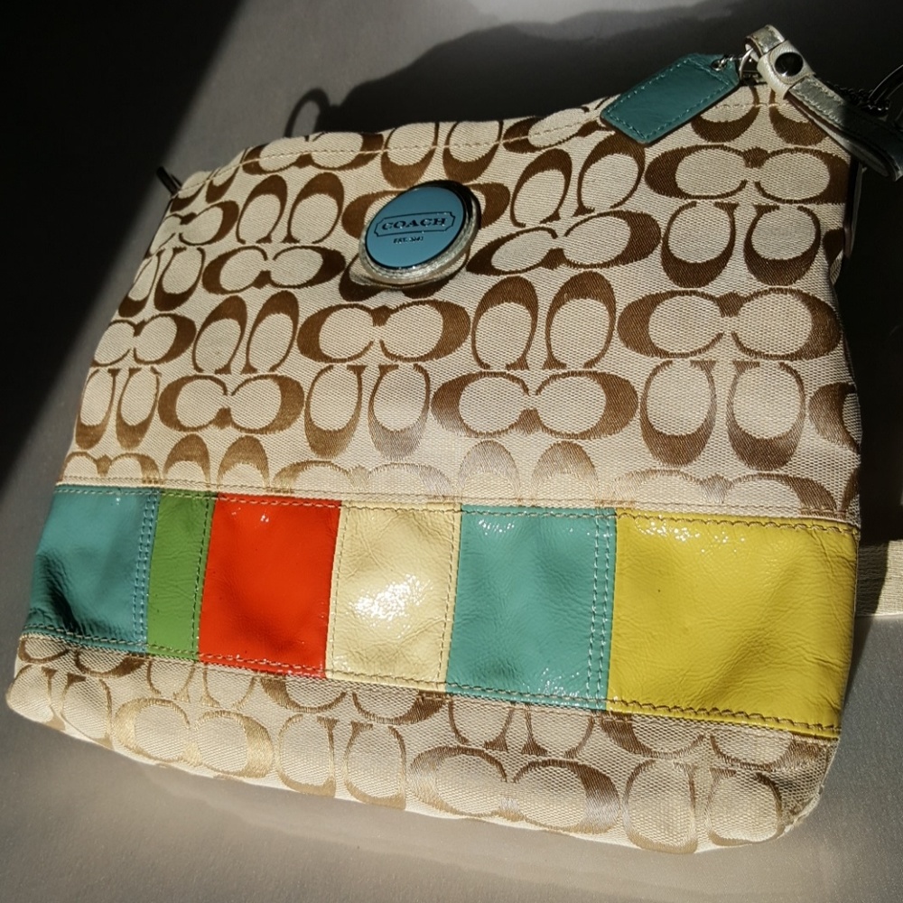 Coach Shoulder bag -LIKE NEW*